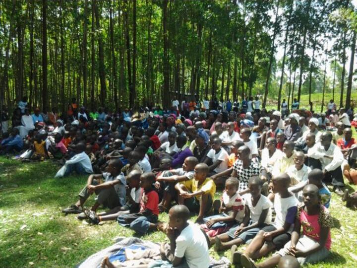 Kenyan community working together